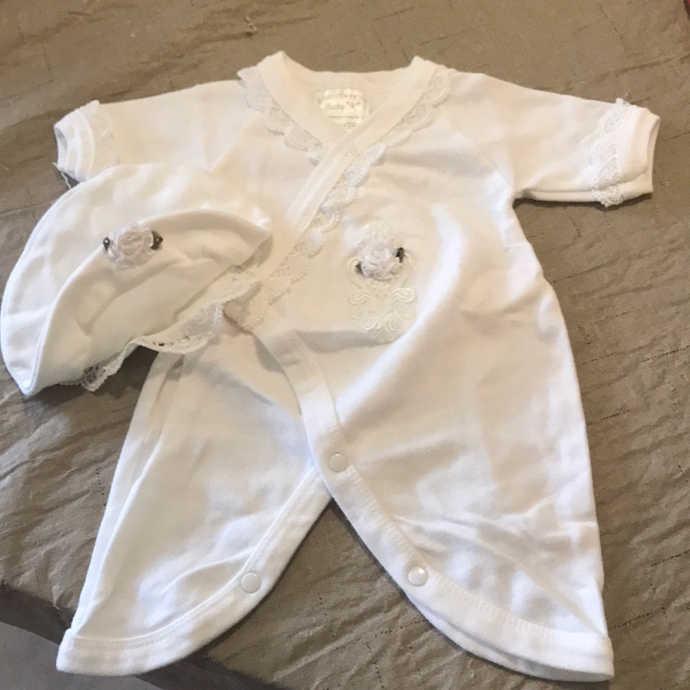 Baby K one piece outfit w/hat Size 0-3 newborn